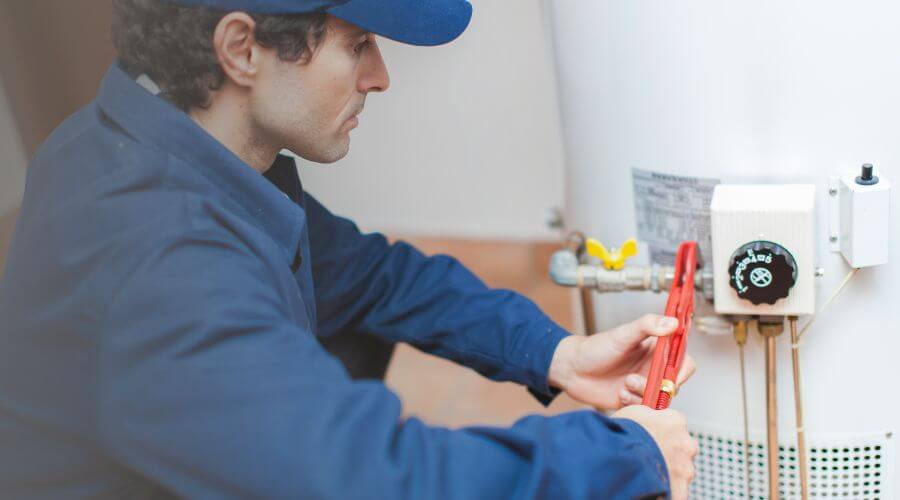 Professional emergency plumbing in Oilton, TX